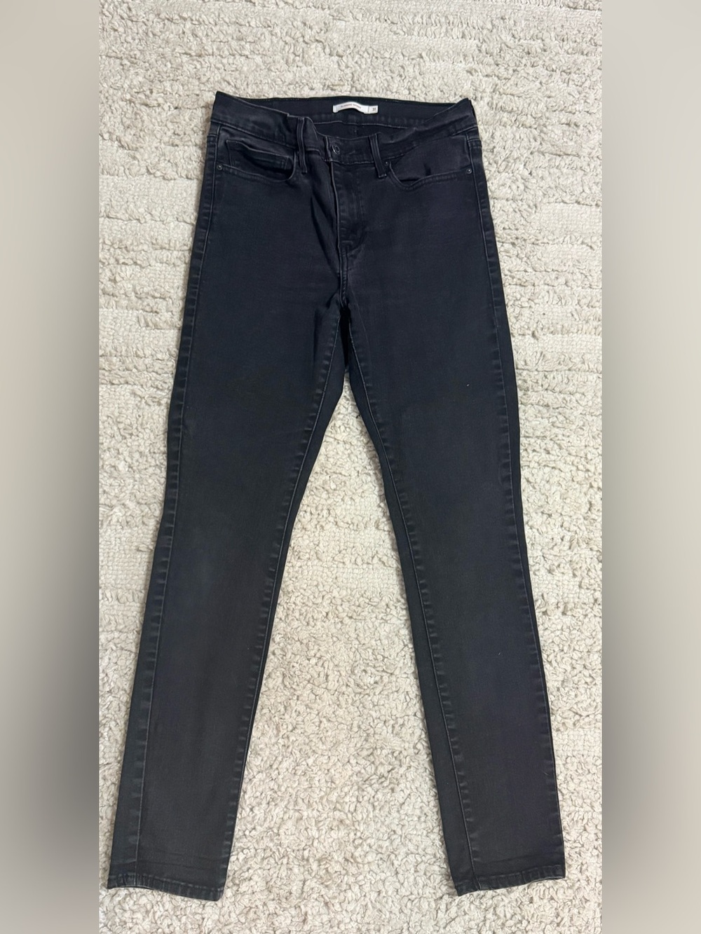Levi’s high-rise slimming skinny jeans with stretch size 31